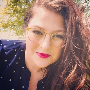 Meet your Posher, Caitlin